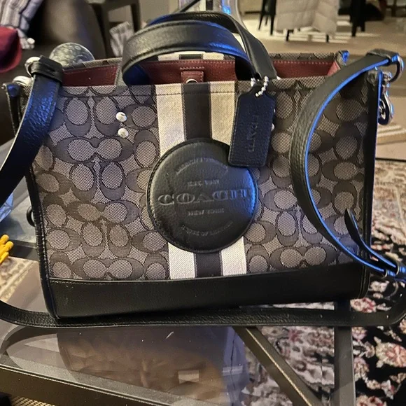 COACH DEMPSEY - Picture 1 of 6